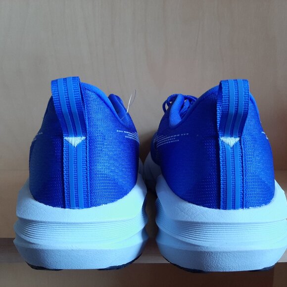 Sold Elsewhere: Mens Asics Novablast 5 size 10.5 neutral running shoes - Picture 8 of 10